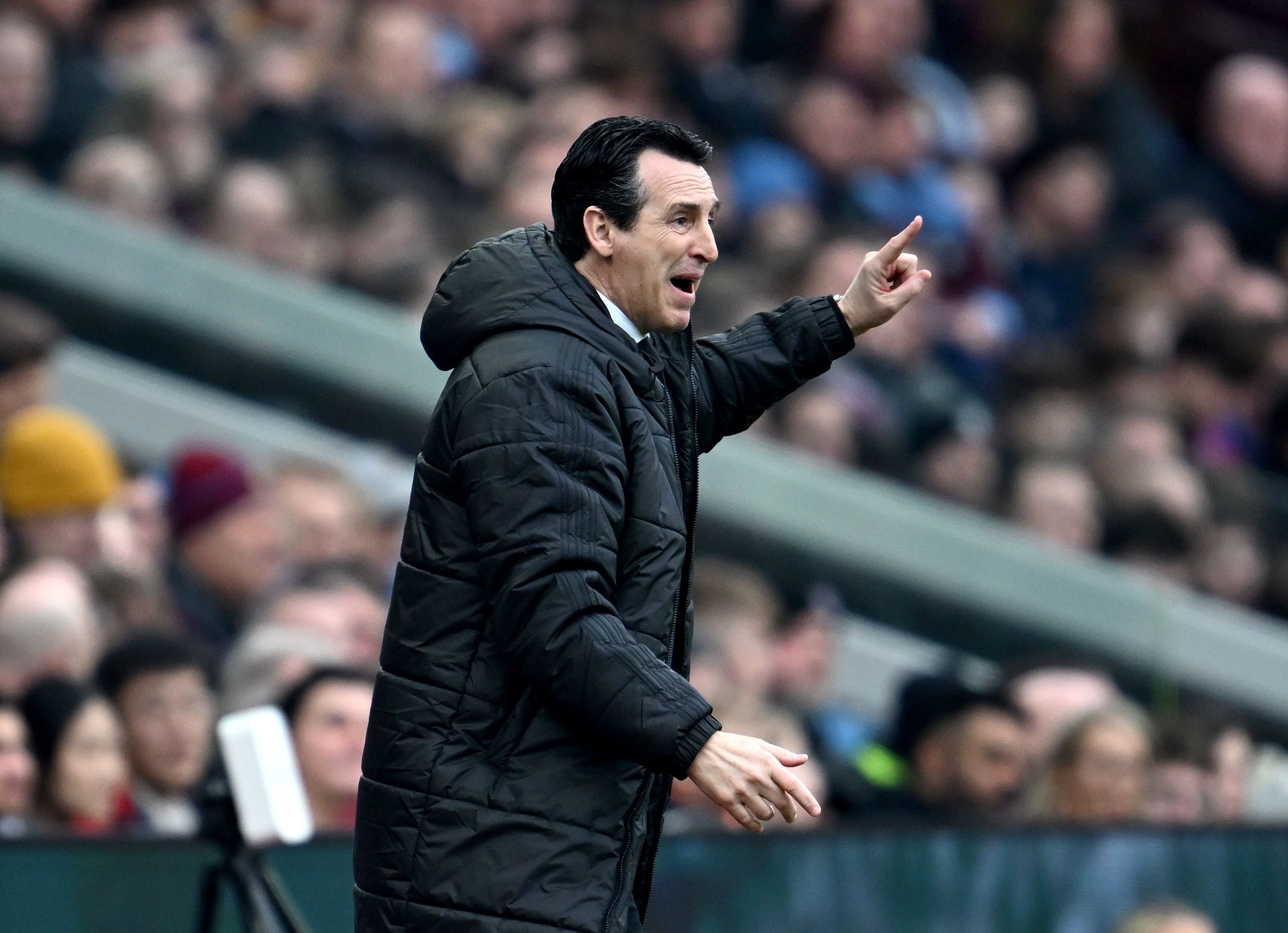 世界杯官方平台下载-欧冠资格关键战！维拉力争对切尔西联赛三连胜，并寻求赛季双杀