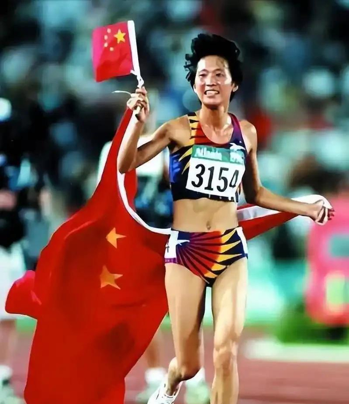 世界杯直播入口合集-“体坛败类”马俊仁有多狠？逼队员集体切阑尾，还亲自为女队员打禁药|马家军|世界大学生运动会|曲云霞|田径比赛|藏獒_新浪体育_新浪新闻