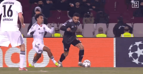 世界杯官方平台下载-法兰克福2-3遭卡拉巴赫读秒绝杀被提前淘汰，卡米洛-杜兰梅开二度